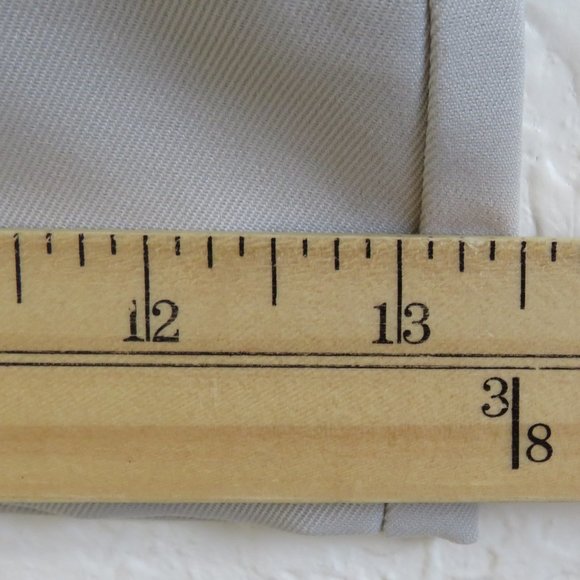 IZOD* Men's 1.5" Belt Loop Multipocketed Flat Front Khaki Golf Shorts~ Size 36 - Picture 8 of 13